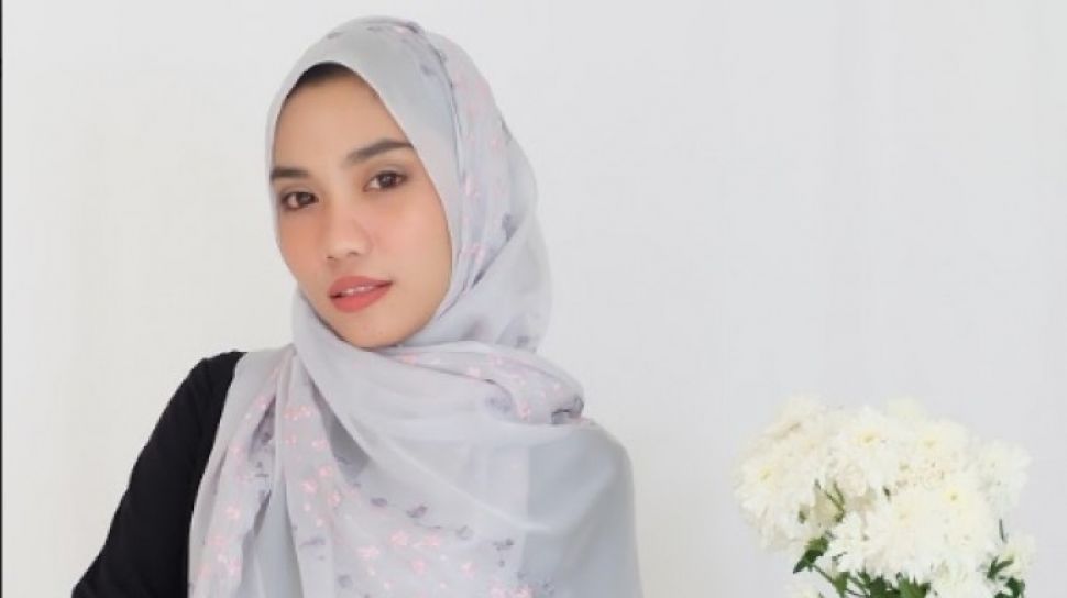Tips Menggunakan Hijab Tanpa Mengenakan Ciput buat Tampilan Simpel